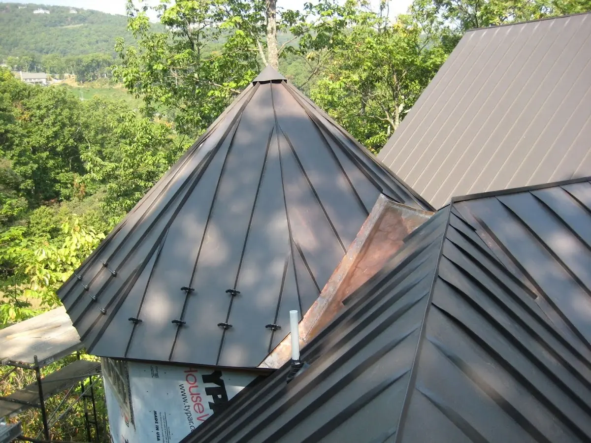 Professional Roof Tarp Installation by Craftsman Roofing in Frontenac